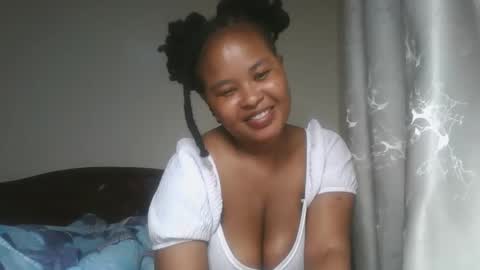 Snapshot of queen_kikih chatting on 03-12-26, 01:01 Queen kikih online show from 03-12-26, 01:01