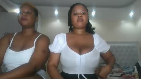 Snapshot of queen_kikih chatting on 03-17-26, 02:53 Queen kikih online show from 03-17-26, 02:53
