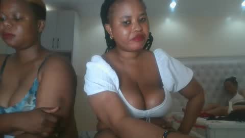 Snapshot of queen_kikih chatting on 03-18-26, 02:58 Queen kikih online show from 03-18-26, 02:58