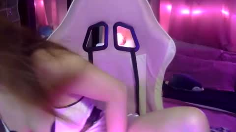 Snapshot of queen_kur chatting on 11-05-25, 05:46 QueenHennessy online show from 11-05-25, 05:46