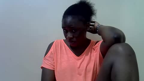 Snapshot of queen_leilla chatting on 04-26-26, 09:07 queen_leilla online show from 04-26-26, 09:07