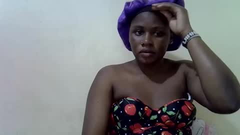Snapshot of queen_leilla chatting on 05-05-26, 03:53 queen_leilla online show from 05-05-26, 03:53