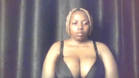QUEEN online show from 04-30-26, 05:03
