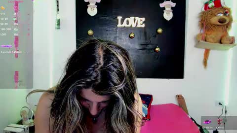 queen_natttyy online show from 12-06-24, 05:53
