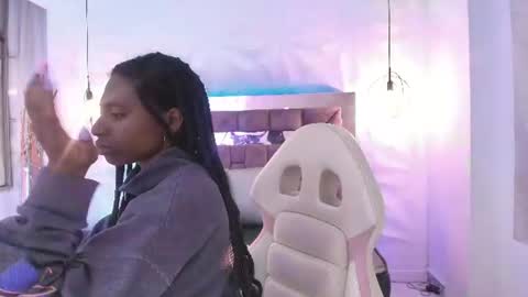  online show from 06-12-26, 12:04