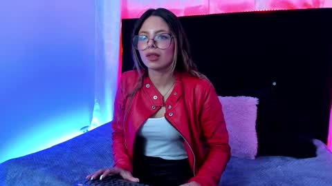 Valentina online show from 09-17-25, 10:33
