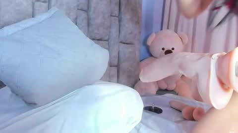 Snapshot of queen_yully chatting on 04-16-26, 09:39 queen_yully online show from 04-16-26, 09:39