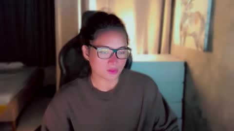 Snapshot of queenarthalia chatting on 09-26-25, 03:16 ARTHA online show from 09-26-25, 03:16