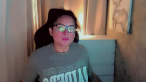 Snapshot of queenarthalia chatting on 10-22-25, 06:13 ARTHA online show from 10-22-25, 06:13