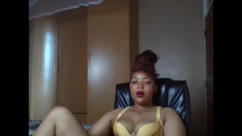 Queenbebony2 online show from 03-18-26, 06:27