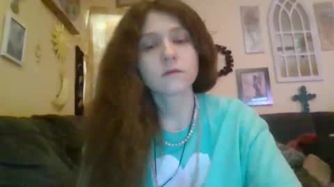 queencrimsonlvx online show from 04-30-26, 09:15