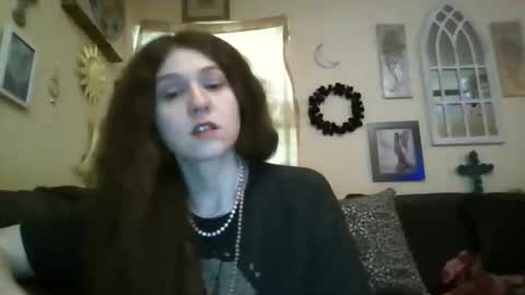 queencrimsonlvx online show from 05-02-26, 07:57