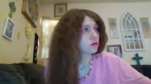 queencrimsonlvx online show from 05-15-26, 03:02