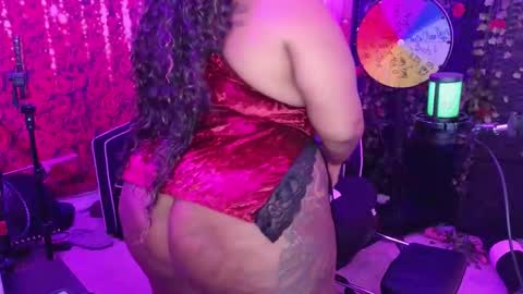 Queen Cherise Roze online show from 03-11-26, 05:19