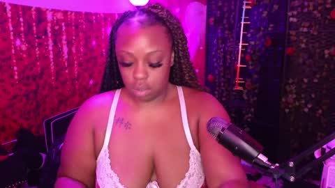 Queen Cherise Roze online show from 05-27-26, 04:37