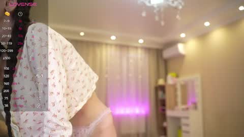 Nelly  INSTA  queenelia  online show from 06-18-26, 09:47