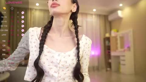Nelly  INSTA  queenelia  online show from 06-21-26, 09:01