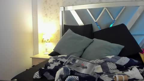 Snapshot of queenjenn__ chatting on 12-07-24, 09:00 QUEENJEENN online show from 12-07-24, 09:00