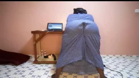 Snapshot of queenkiah chatting on 02-22-25, 12:40 Nina online show from 02-22-25, 12:40