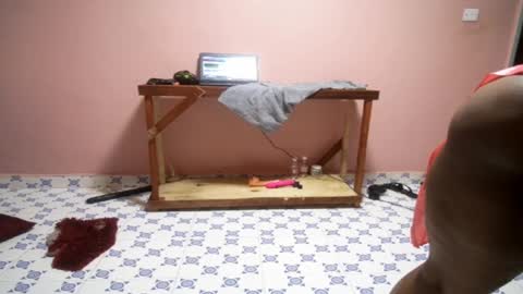 Snapshot of queenkiah chatting on 02-24-25, 10:48 Nina online show from 02-24-25, 10:48