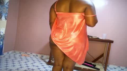 Snapshot of queenkiah chatting on 02-25-25, 04:31 Nina online show from 02-25-25, 04:31