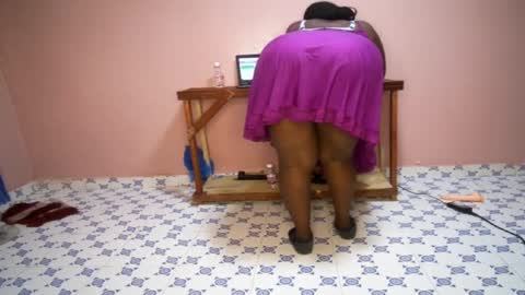 Snapshot of queenkiah chatting on 02-27-25, 01:05 Nina online show from 02-27-25, 01:05