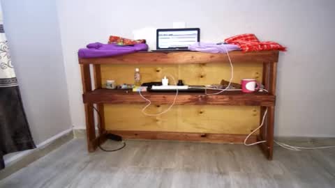 Snapshot of queenkiah chatting on 10-02-25, 07:48 Nina online show from 10-02-25, 07:48