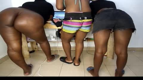 Nina online show from 03-18-26, 07:00