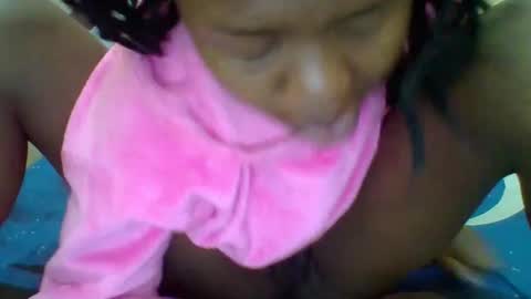 queenleona61 online show from 10-10-25, 05:39