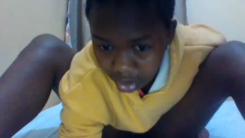 Snapshot of queenleona61 chatting on 06-21-26, 04:15 queenleona61 online show from 06-21-26, 04:15