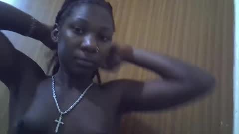 queenluiza199400 online show from 04-13-26, 10:43