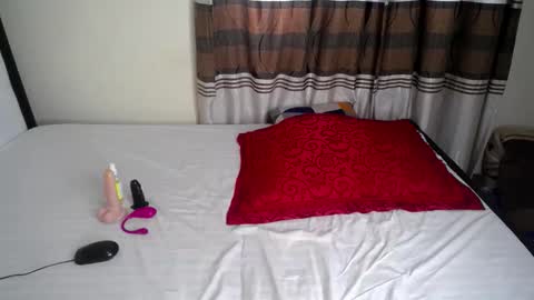 Snapshot of queenmaila chatting on 11-12-25, 01:00 Maila online show from 11-12-25, 01:00