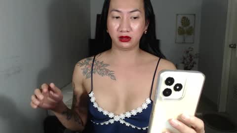 QUEEN online show from 12-29-24, 11:40