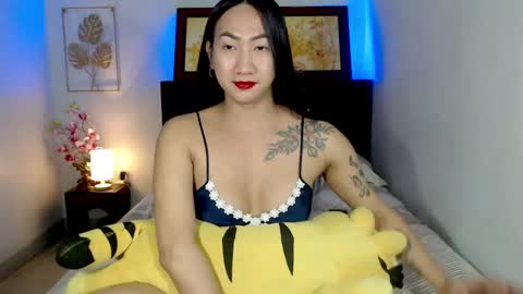 QUEEN online show from 12-30-24, 05:04