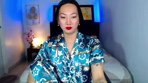 QUEEN online show from 01-09-25, 05:23