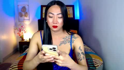 QUEEN online show from 02-09-25, 10:42