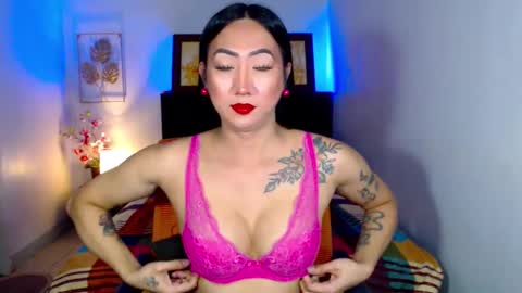 QUEEN online show from 02-11-25, 11:43