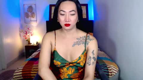 QUEEN online show from 03-04-25, 07:01