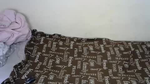 Snapshot of queenmojo_1_1 chatting on 01-23-25, 10:32 melly online show from 01-23-25, 10:32