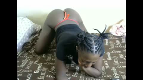 Snapshot of queenmojo_1_1 chatting on 02-04-25, 07:18 melly online show from 02-04-25, 07:18