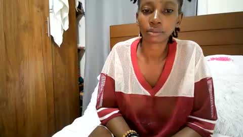 queenmom online show from 06-05-26, 08:14