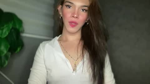 QUEEN online show from 12-23-25, 02:09