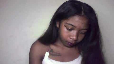 queennaya online show from 07-24-26, 05:44