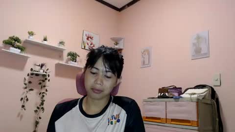 Snapshot of queennbbee chatting on 07-21-26, 01:08 queennbbee online show from 07-21-26, 01:08