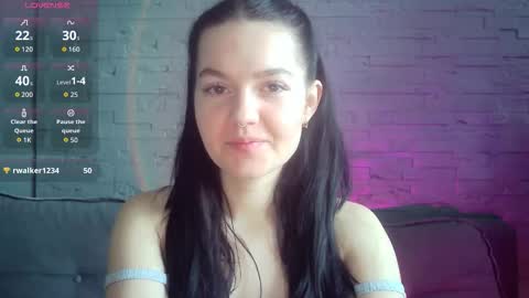 Snapshot of queenofmodels chatting on 02-12-26, 05:57 QueenOfModels online show from 02-12-26, 05:57