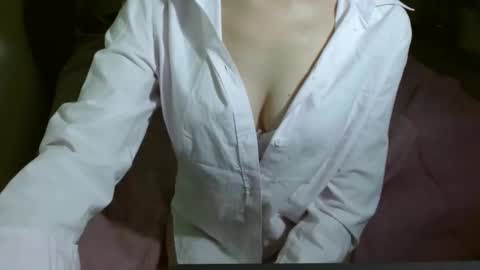 queenoftenderness online show from 01-10-25, 07:32