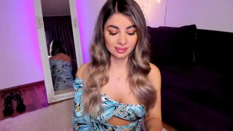 Snapshot of queenofyouredreams chatting on 04-18-26, 10:10 Queennofyuredreams online show from 04-18-26, 10:10