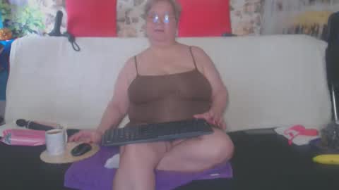 QueenPammy online show from 10-14-25, 08:48