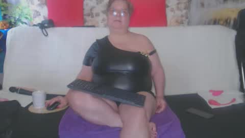 QueenPammy online show from 10-15-25, 06:57