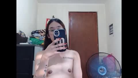 Snapshot of queenpaulaxx chatting on 10-25-25, 07:05 Paula watson online show from 10-25-25, 07:05